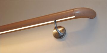 Treppenrenovierung - LED-Beleuchtung im Handlauf