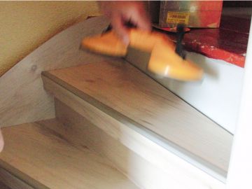 Trittstufe mit Sauger montieren