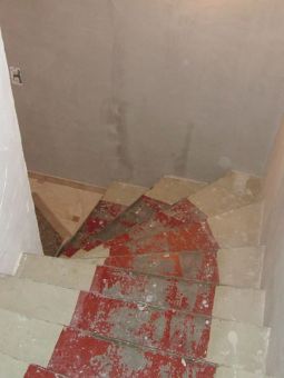 Betontreppe vor der Renovierung