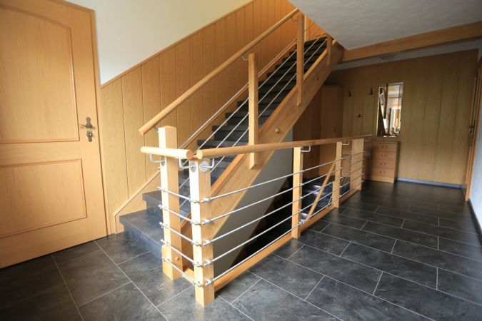 Treppengeländer mit Edelstahltraversen