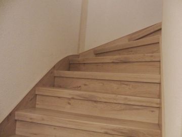 Treppenrenovierung - Wangenverkleidung, wandseitig